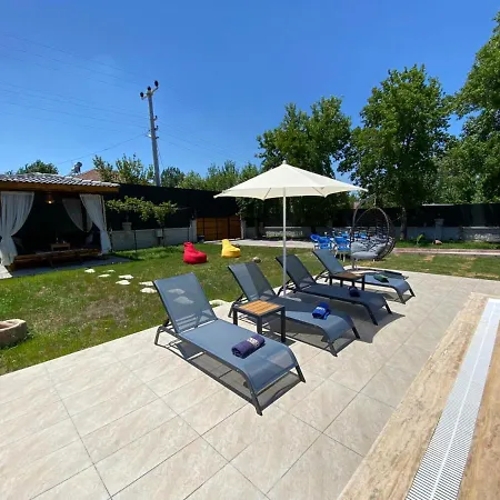 Secluded With Pool In Seydikemer וילה